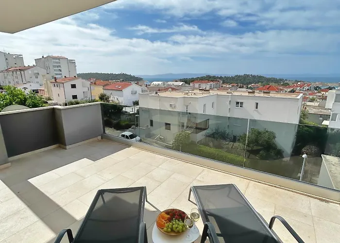 Melassy Penthouse Апартаменты Макарска