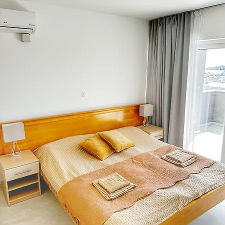 Melassy Penthouse マカルスカ