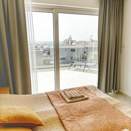 Melassy Penthouse Apartman *